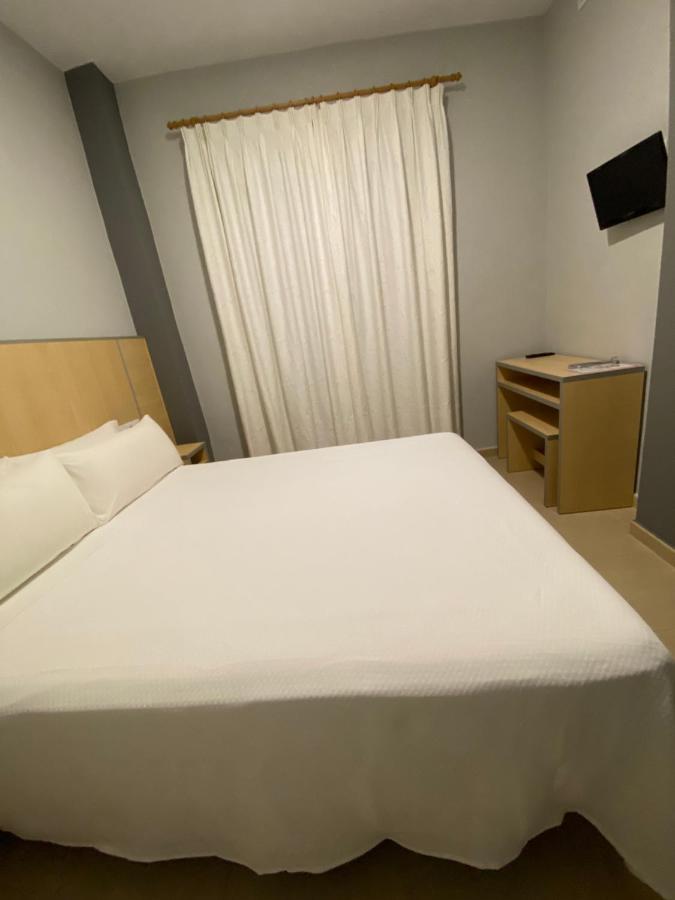 Hostal Manuela Punta Umbria Bagian luar foto