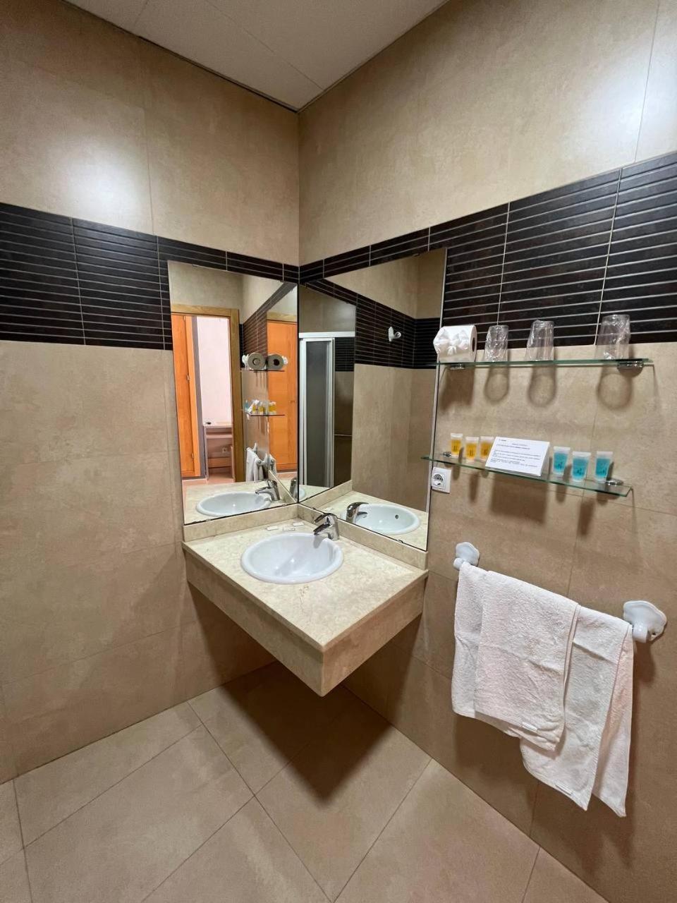 Hostal Manuela Punta Umbria Bagian luar foto